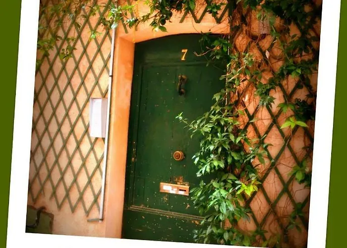 2 Bedrooms 2 Bathrooms In Old * Antibes