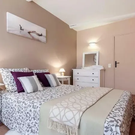 2 Bedrooms 2 Bathrooms In Old Apartamento *